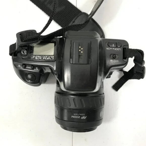 Minolta Maxxum 300si 35mm Camera Bundle - Picture 3 of 16